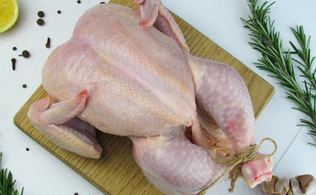 El pollo no debe lavarse antes de cocinarlo. Imagen: Pixabay 