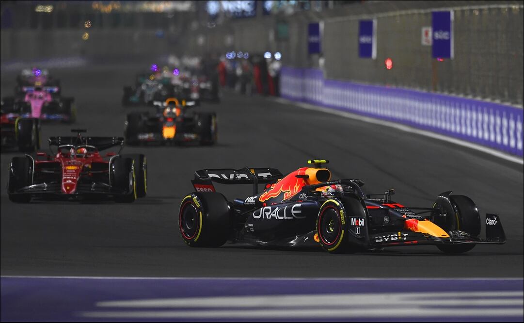 EL MEXICANO CHECO PÉREZ TERMINÓ CUARTO EN EL GP DE ARABIA SAUIDTA - FOTO: EFE