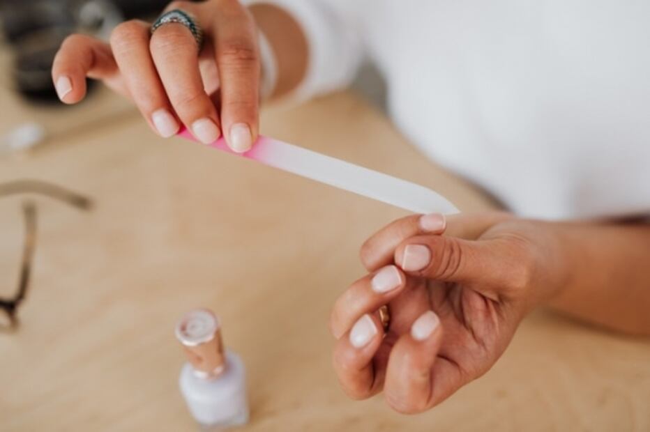Los ingredientes naturales más poderosos para fortalecer las uñas