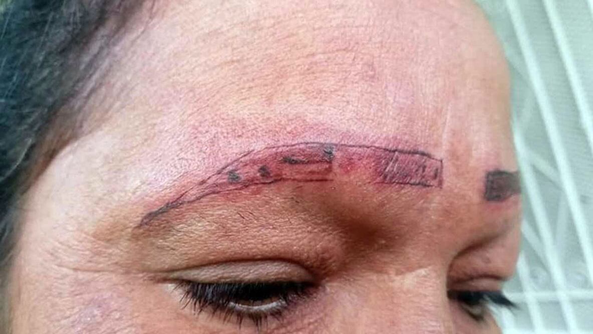 El tatuaje de cejas es muy común actualmente, pero es importante acudir con personas capacitadas para evitar errores irreversibles / Foto: Facebook