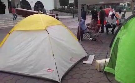 Instalan plantón frente a alcaldía de Atizapán de Zaragoza; rechazan reelección de Ruth Olvera