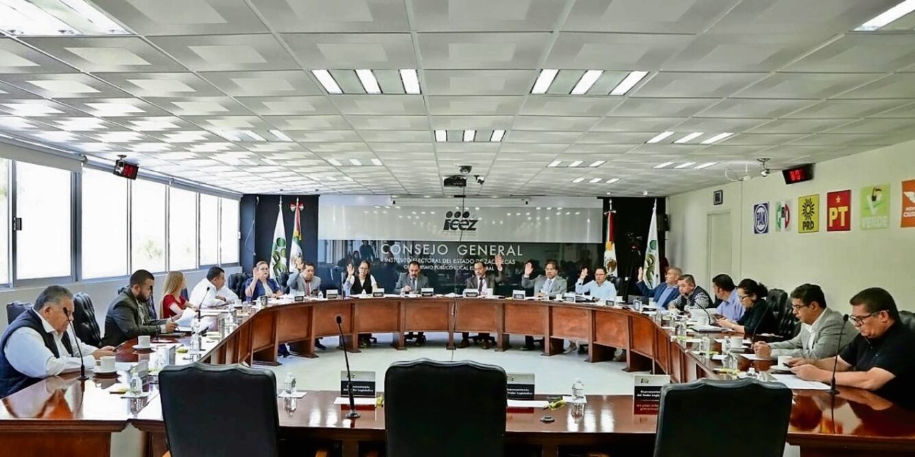 Durante una sesión especial, los consejeros estatales mencionaron que acudieron al municipio de Apulco para escuchar la problemática. Foto: Especial