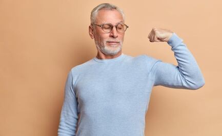 El ejercicio que ayuda a quemar grasa y fortalece todo el cuerpo después de los 50