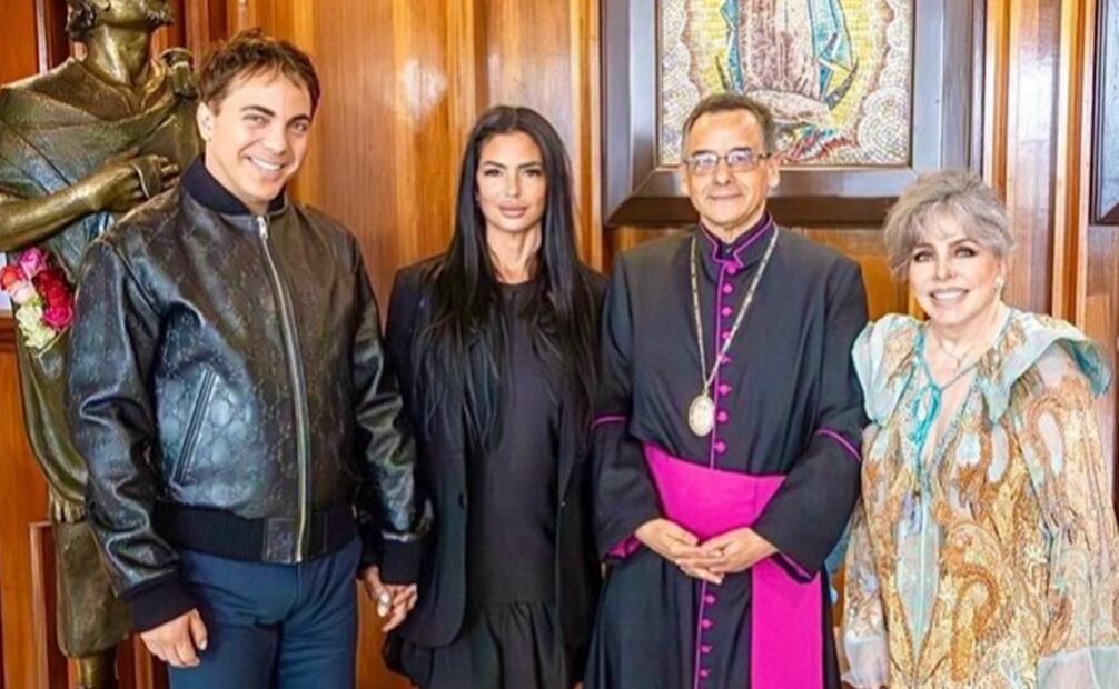 Verónica Castro, su hijo Cristian y Mariela Sánchez, novia del cantante. Foto: Instagram oficial de Cristian.