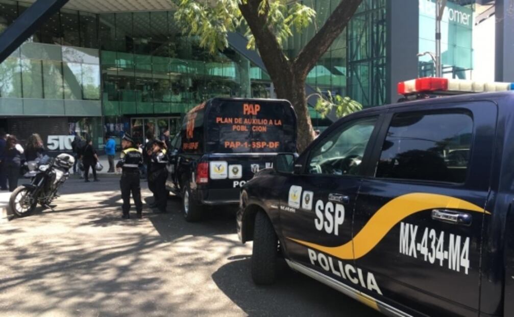 Evacuan torre BBVA Bancomer de forma preventiva