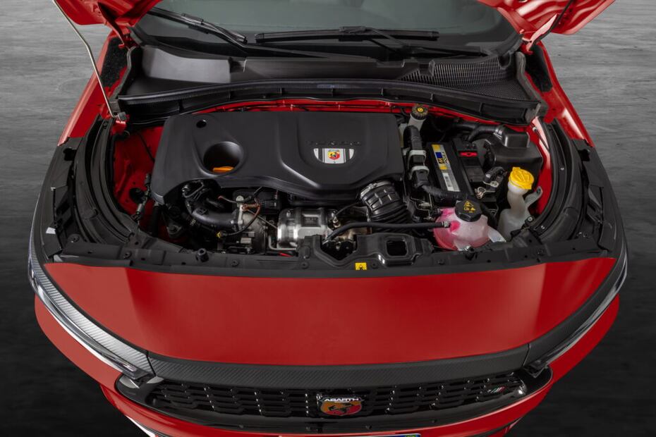 Es la versión deportiva del FIAT Fastback.