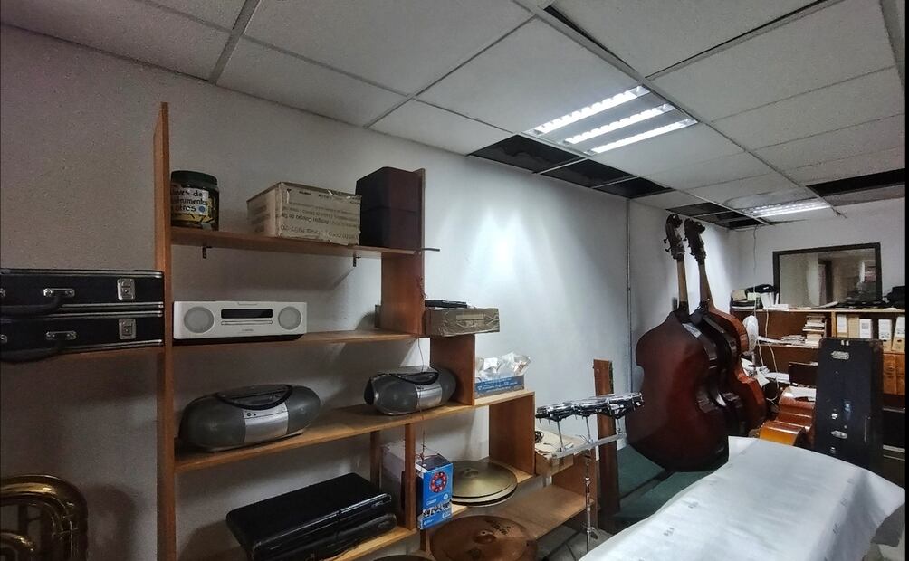 Imagen del interior de la Escuela de Música Vida y Movimiento del Centro Ollin Yoliztli se encuentran en un estado deplorable, el jueves 6 de noviembre de 2025. Foto: Fernanda Rojas/EL UNIVERSAL