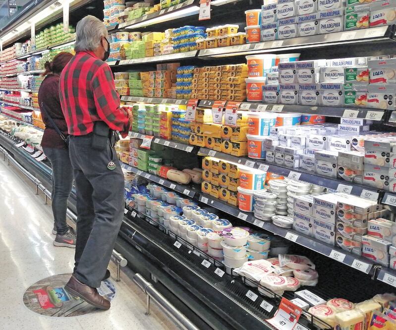 El martes, la Secretaría de Economía suspendió la venta de 23 quesos y dos tipos de yogur. Foto: CARLOS MEJÍA. EL UNIVERSAL