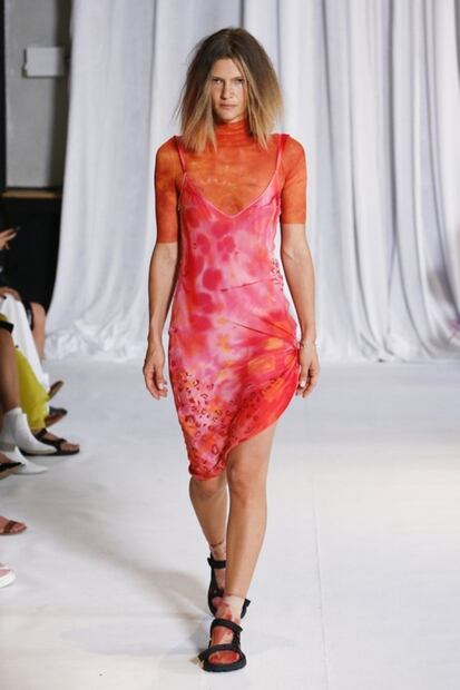 Vuelve el tie-dye, el estampado icónico de los años 70