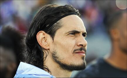 Edinson Cavani sigue dándose a desear