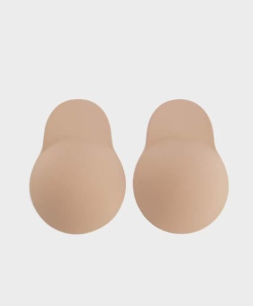 Pezoneras y otros trucos para lucir escotes como una diosa sin llevar bra