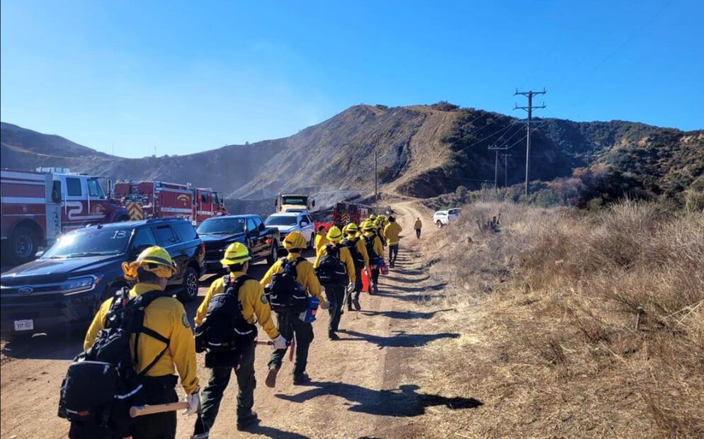 Delegación mexicana combate incendios que afectan Los Ángeles, california. Foto: @SSPCMexico