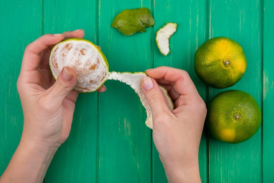 Reutilizar la cáscara de limón en la limpieza de la cocina es una manera de disminuir los desechos orgánicos. Foto: Freepik