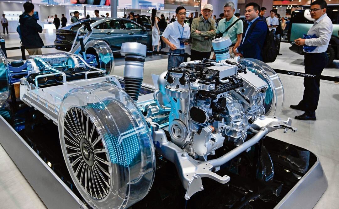 La iniciativa privada opina que mediante un estímulo a la compra de coches nuevos se impulsará la transición a autos con tecnologías limpias. Foto: Wang Zhao / AFP