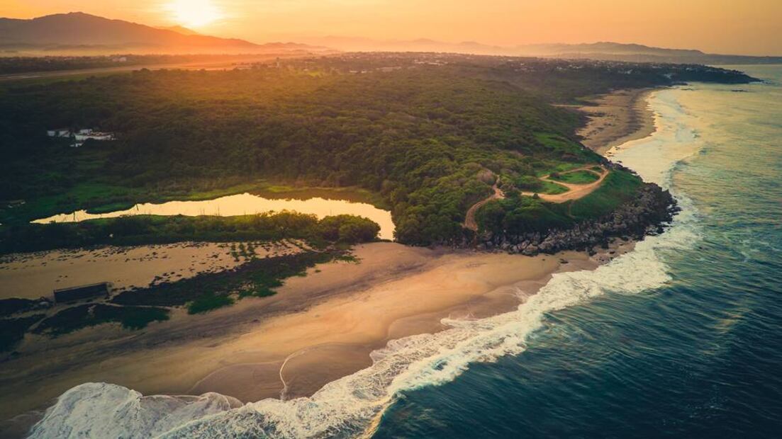 Quédate en Casa TO, un hotel boutique instalado en Punta Zicatela. Te encantará su arquitectura y decoración que brindan tranquilidad al viajero, bajo una visión de consciencia ambiental. Foto: iStock