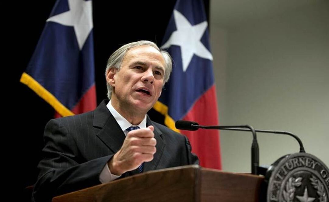 Abbott signed the law Tuesday, during a ceremony at the Department of Public Safety's regional headquarters in Houston. (Photo: AP )