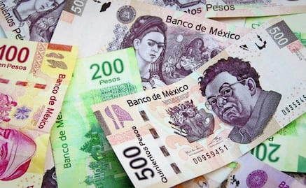 Peso inicia la semana con pérdidas ante el dólar; se cotiza en 19.85