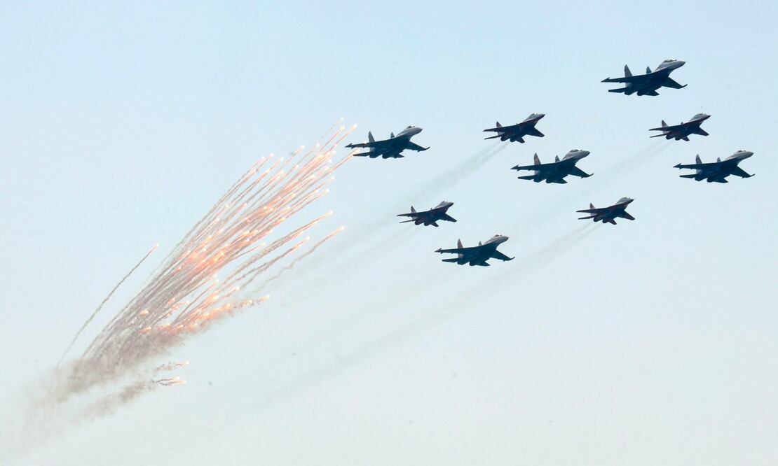 Aspectos de cazas rusos durante la Feria Aeroespacial Internacional de Moscú MAKS 2007. (Foto: EFE)