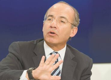 Investigan a Calderón por daño a erario