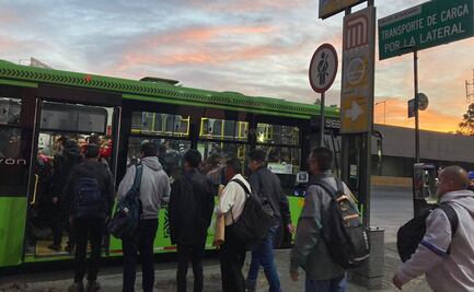 Unidades de RTP apoyan a usuarios ante cierre parcial en Línea 5 del Metro