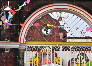 Iglesia de Coyoacán sigue festividad tras explosión