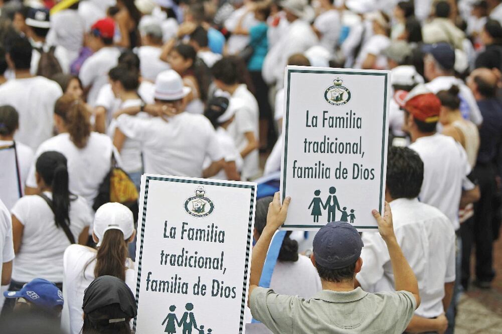 El Consejo Mexicano de la Familia consideró que la iniciativa de matrimonio igualitario es “altamente antifamilia” (ARCHIVO EL UNIVERSAL)