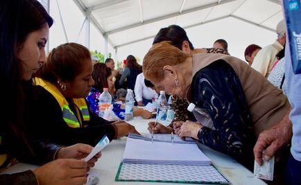 ​Neza entrega apoyos a más de mil damnificados por sismos