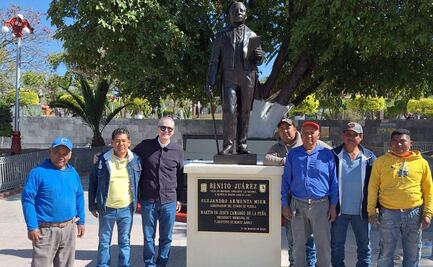 Develan escultura de Benito Juárez en municipio poblano; es réplica de una de las 32 estatuas encargadas por Porfirio Díaz