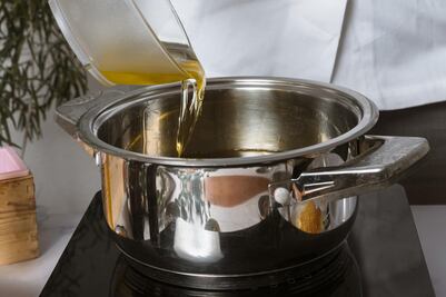 Para qué sirve ponerle vinagre a las ollas antes de cocinar