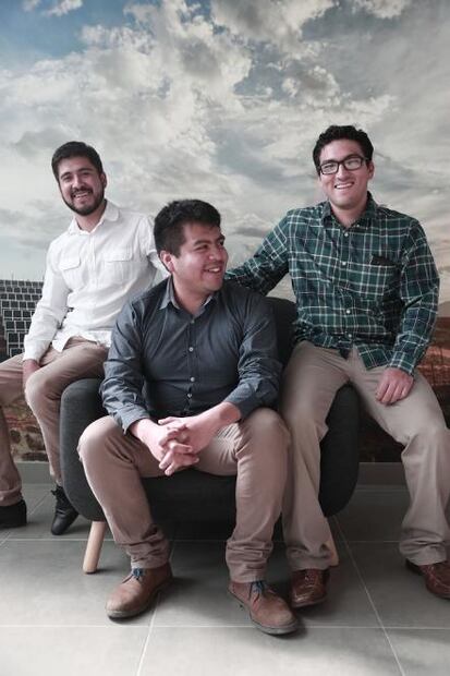 Estudiantes crean robot que ahorra agua