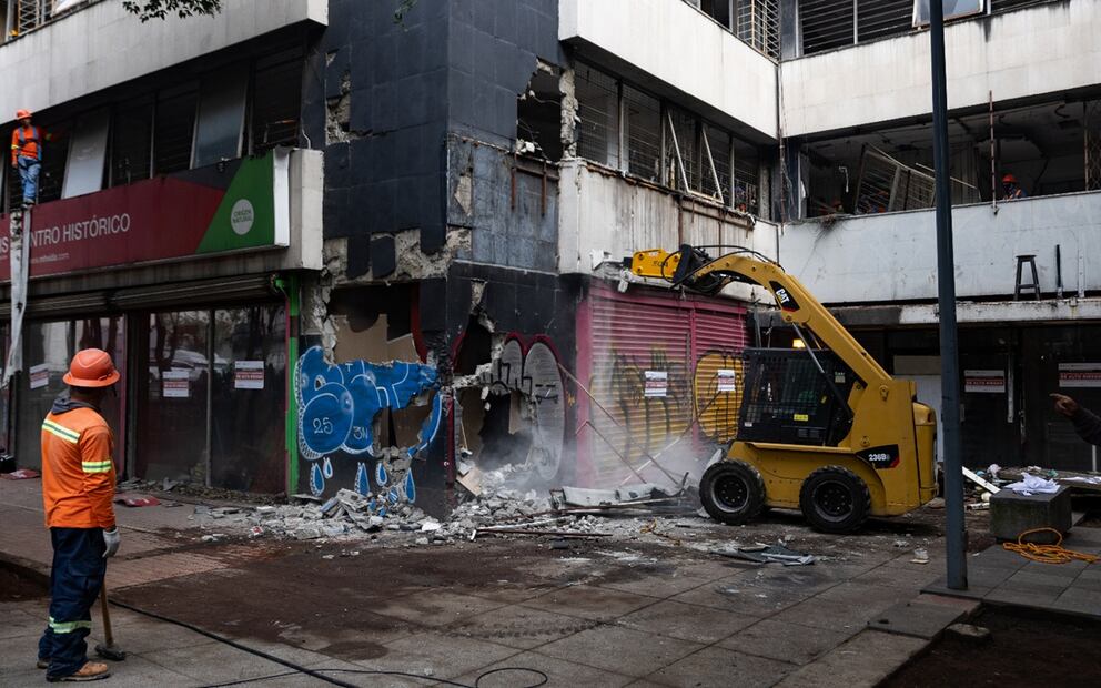 Arranque del programa para demoler edificios de alto riesgo dañados por sismos en la Ciudad de México, el 22 de septiembre de 2025. Edificio dañado en Fray Servando 172 esquina 5 de Febrero. Foto Hugo Salvador /EL UNIVERSAL