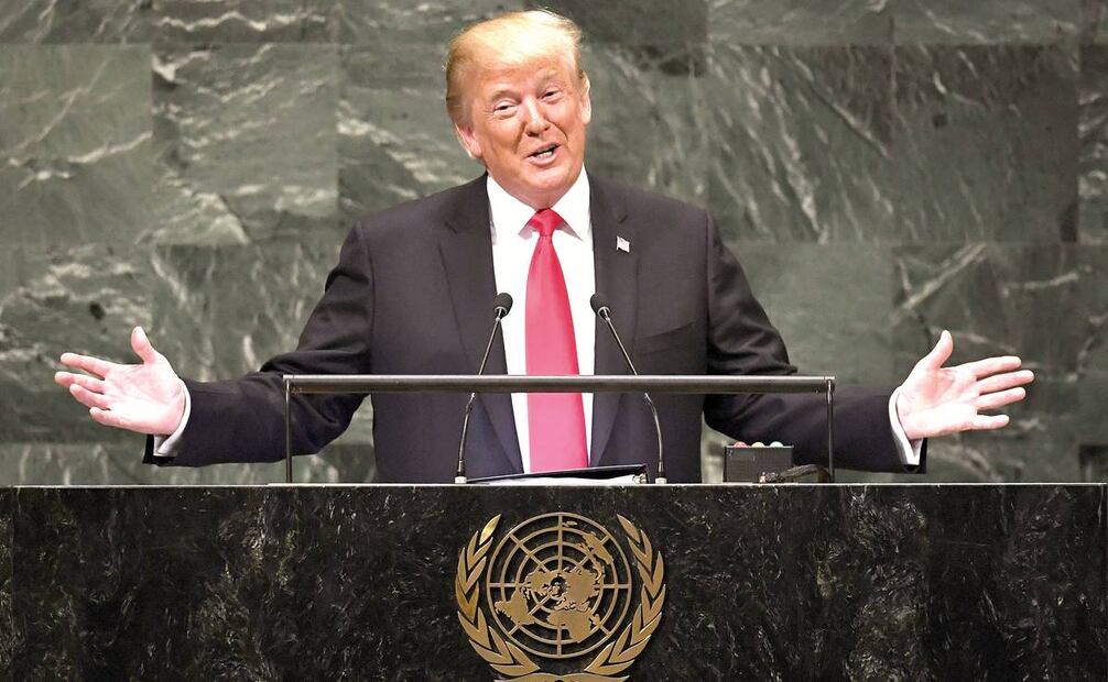 El lema “America First” con el que Donald Trump llegó a la Casa Blanca se ha reflejado en la salida de Estados Unidos de varios organismos internacionales y el replanteamiento de su papel en otros, con la retirada de la UNESCO como último episodio, por ahora. Foto: AFP/ Archivo