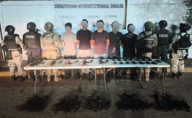 Detienen a 5 civiles armados en fraccionamiento de Culiacán; decomisan lanzagranadas, cargadores y cartuchos útiles 