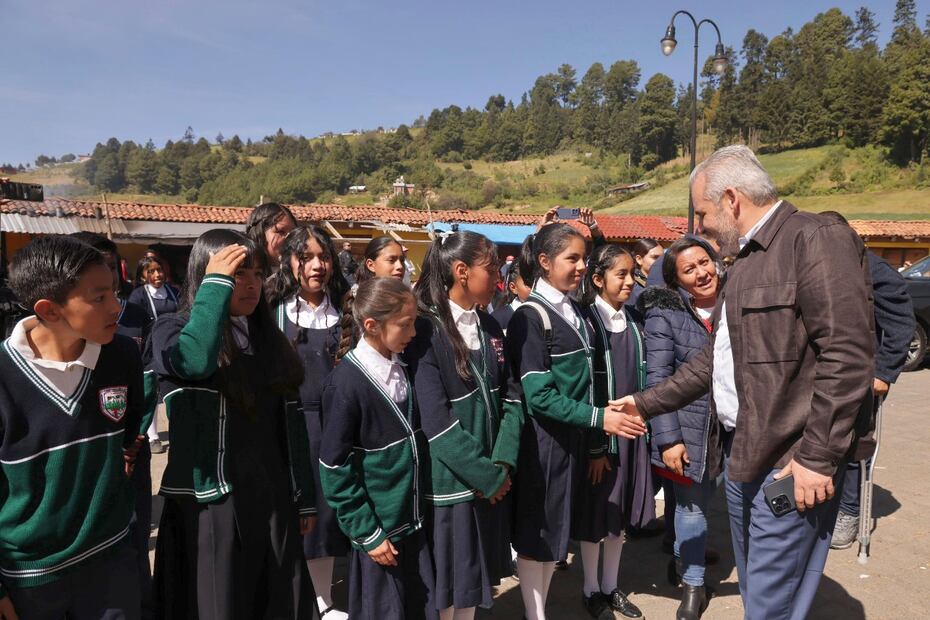 El gobernador Alfredo Ramírez Bedolla, realizó la apertura de los tres santuarios en el ejido de El Rosario, municipio de Ocampo. (Foto: especial)