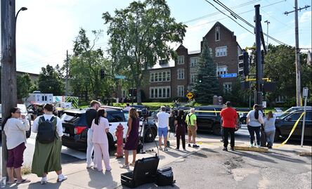 FBI investiga tiroteo en escuela de Minneapolis como "crimen de odio contra católicos"; también lo indaga como terrorismo doméstico