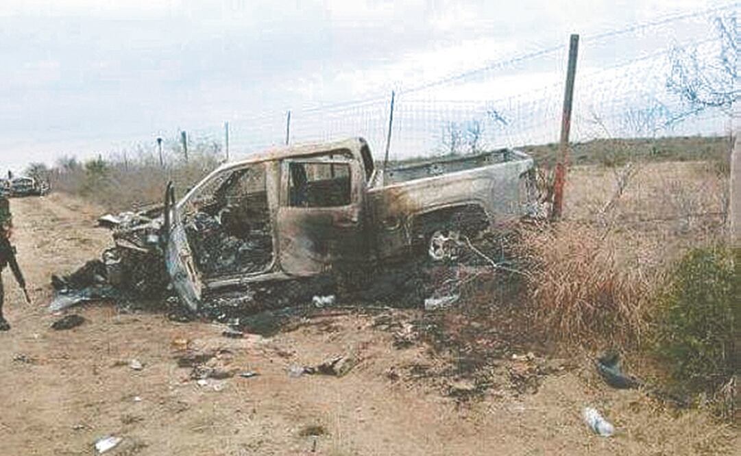 En el lugar del enfrentamiento entre delincuentes se encontraron tres vehículos, de los cuales uno estaba calcinado. Foto: ESPECIAL