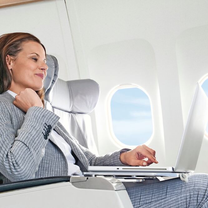 La concesión de la filial de América Móvil le permite explotar una red pública del servicio de radiocomunicación móvil aeronáutico. ARCHIVO EL UNIVERSAL