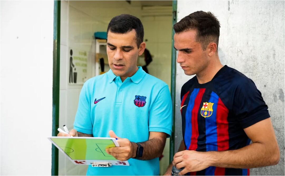 El mexicano inició con victoria su carrera como entrenador - FOTO: @FCBarcelonaB