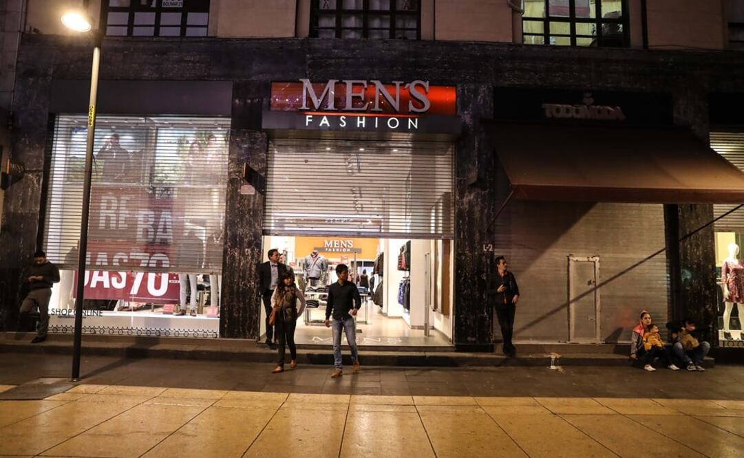 La presidenta de la asociación Guadalupe Gómez Collado afirmó que ayer cerraron 80% de los negocios en el Centro Histórico a causa de los rumores de supuestos saqueos (Foto: GERMAN ESPINOSA / EL UNVIERSAL)