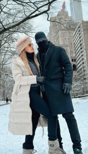 Ninel Conde esconde a su actual amor, un un empresario venezolano 17 años menor que ella.