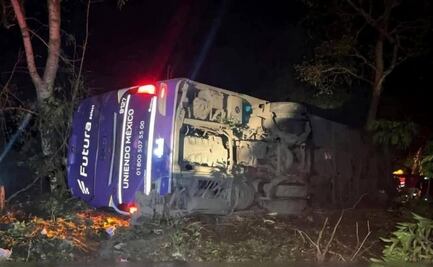 Procuraduría de Hidalgo inicia carpeta de investigación por accidente sobre carretera México-Tampico que dejó 5 muertos y 27 lesionados