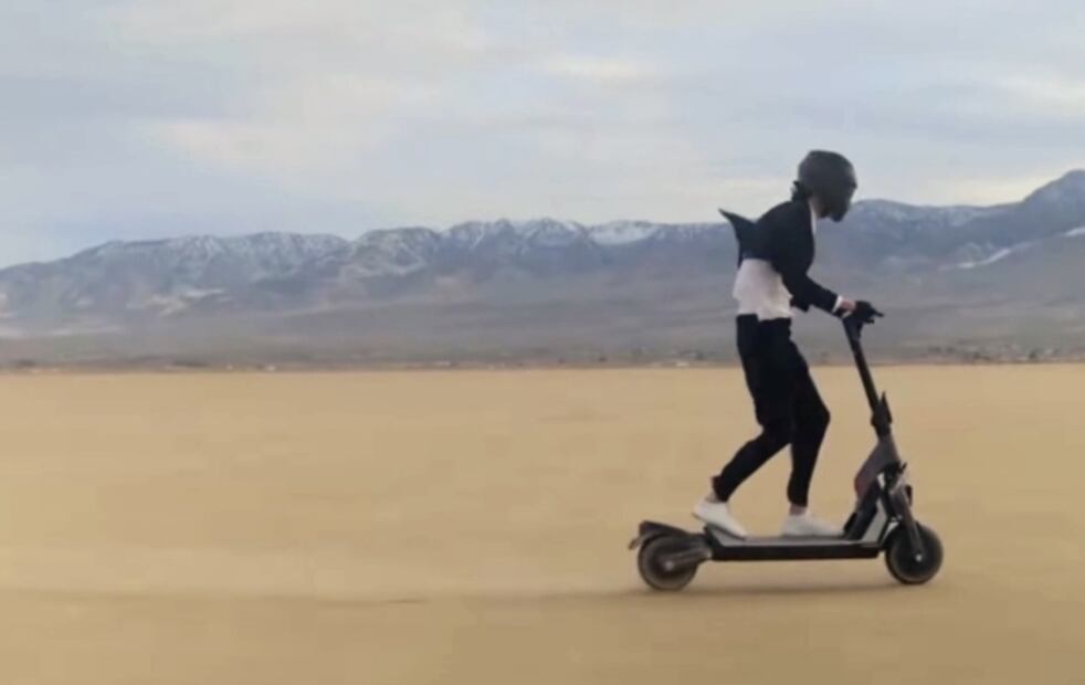Así es el scooter eléctrico que alcanza los 70 km/h 