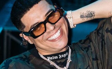 Eduin Caz publica extraña felicitación por el Día de las madres y termina borrándola tras ola de críticas