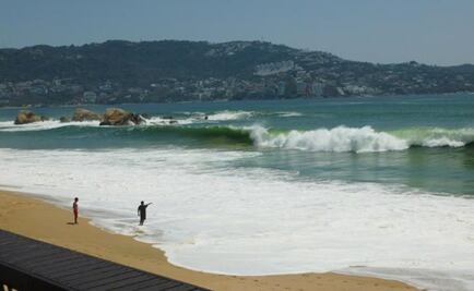 ¡Olas alcanzan los 6 metros de altura! Cierran playas de Mazatlán por fenómeno de Mar de Fondo 