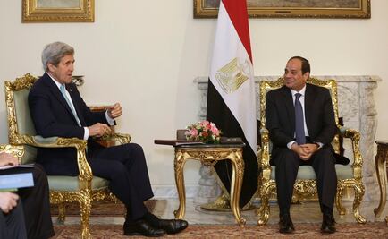 Kerry analiza con Egipto propuesta de paz para Medio Oriente