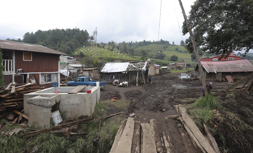 Una tromba azotó la comunidad de Santa Lucía, en Ocuilan, Estado de México, el 7 de julio de 2025. Foto: Alejandro Vargas/EL UNIVERSAL