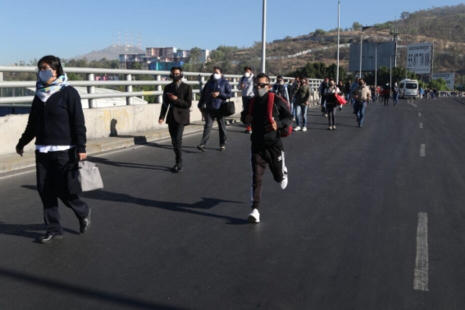 Así las afectaciones por bloqueos de transportistas en vialidades de CDMX; exigen que tarifa aumente 2 pesos