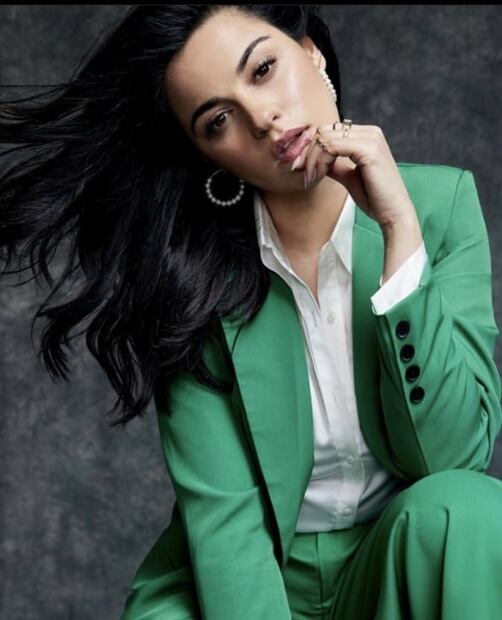 Maite Perroni sorprende con look rastas tras anunciar su embarazo