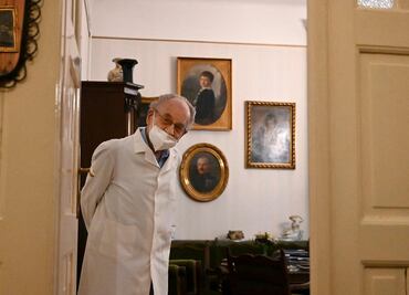 Del Holocausto al Covid-19: el médico que atiende pacientes a los 97 años en Hungría