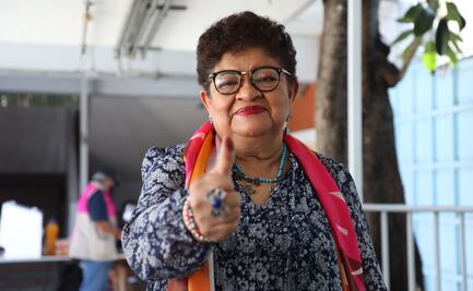 Ernestina Godoy emite su voto en consulta de revocación de mandato